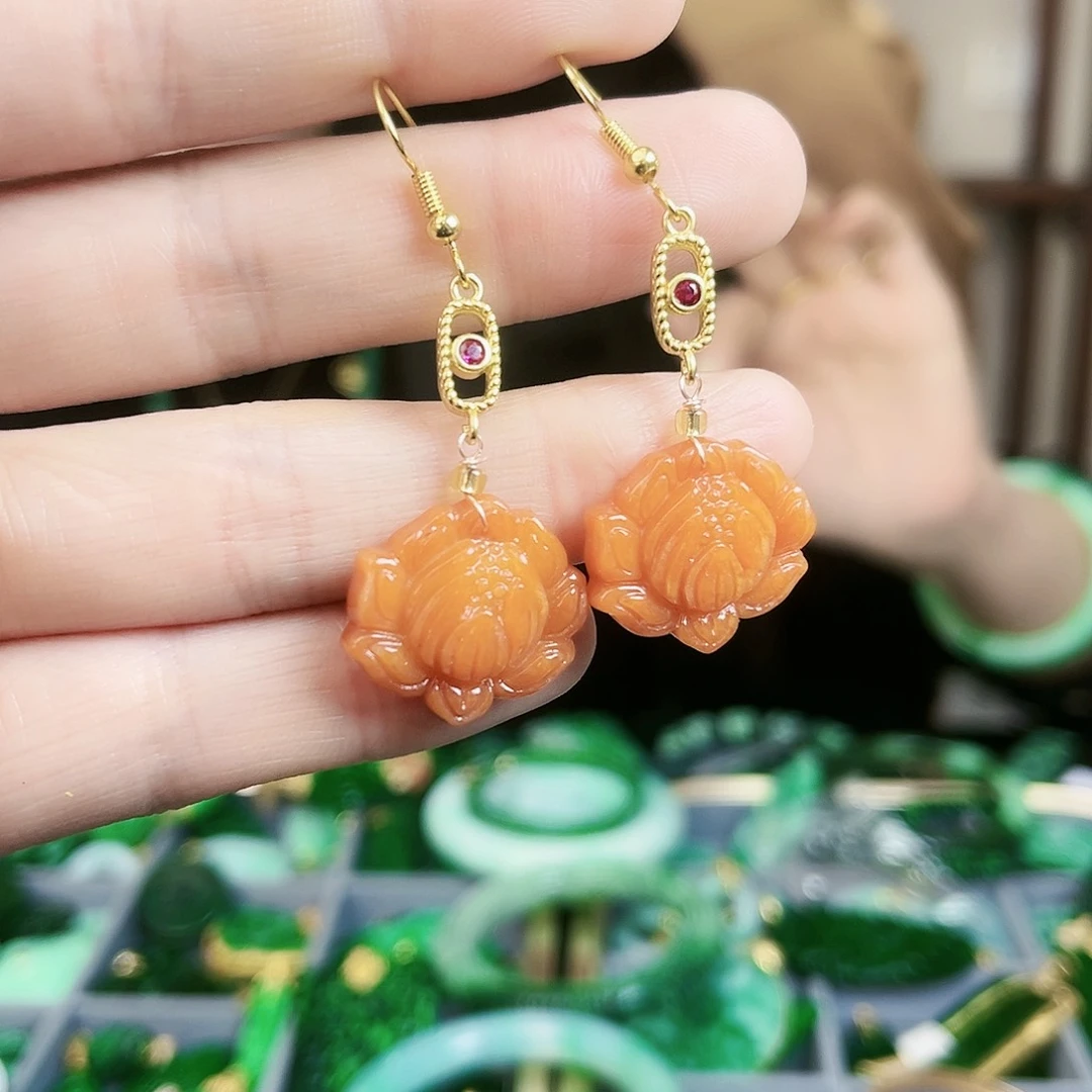 翡翠颈饰未镶嵌耳饰