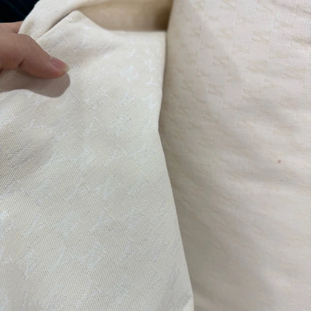 23 重磅品牌N什么Y本色提花牛仔面料3米价 品牌M什么LB