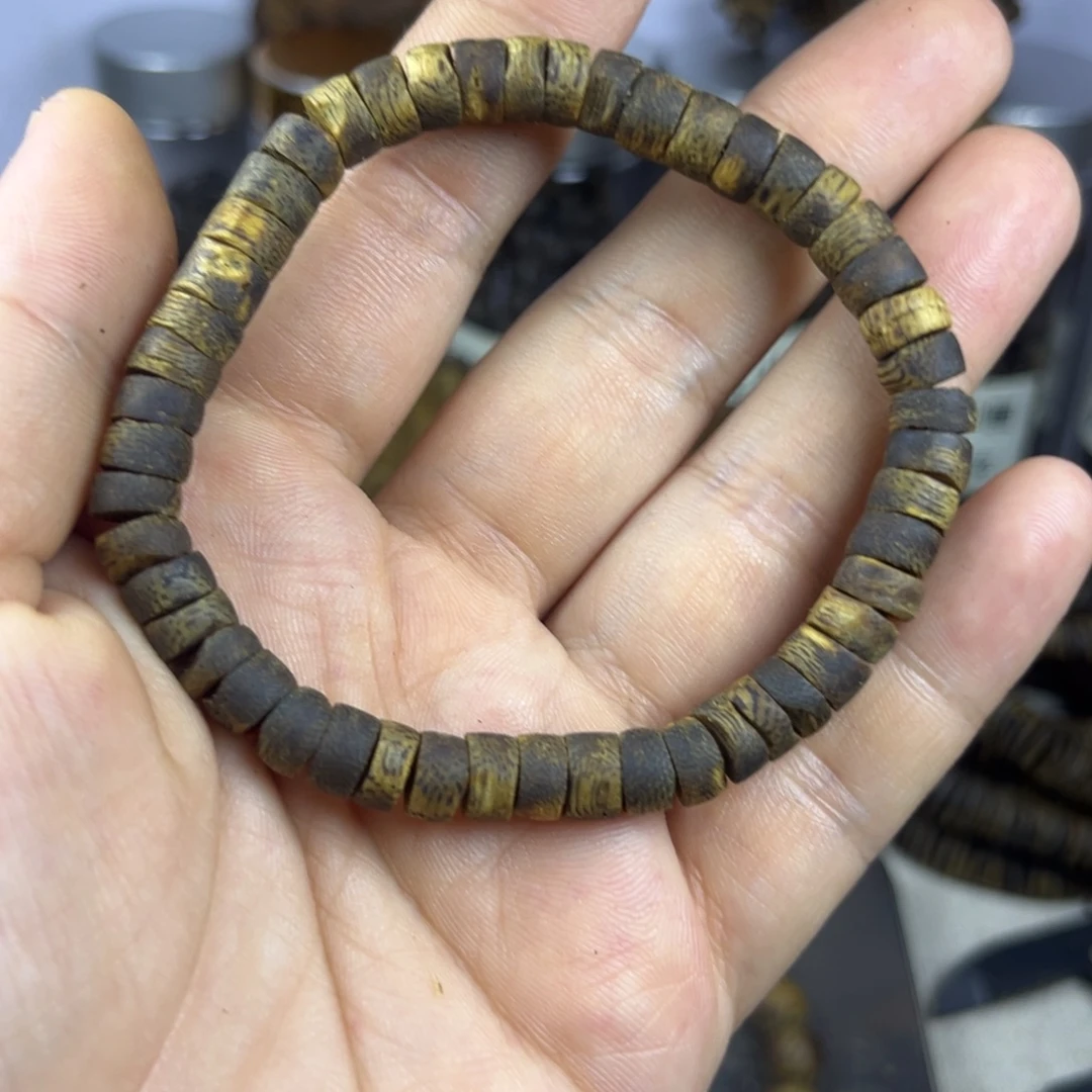 沉香沉香碎屑张勺子沉水浮0.7厚片