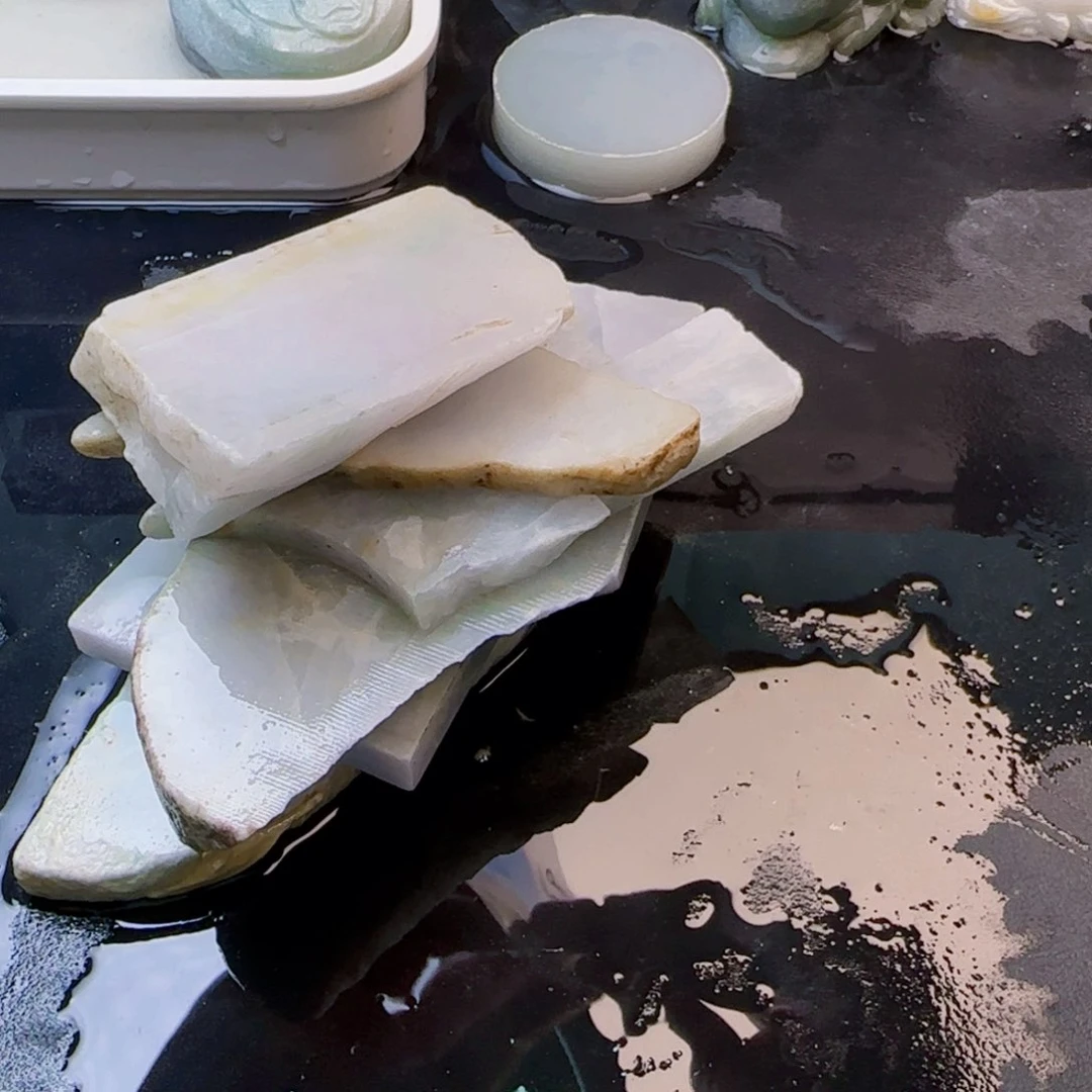 鸿***具翡翠未镶嵌颈饰83