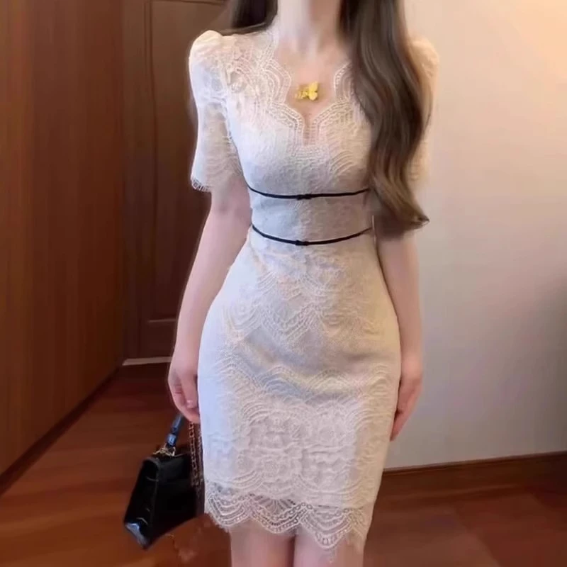 气质名媛V领蕾丝连衣裙女夏季大码胖mm御姐独特漂亮包臀短款裙子