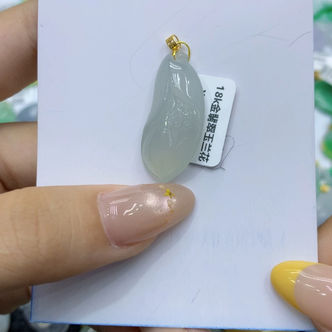 颈饰18K金镶嵌翡翠翡翠