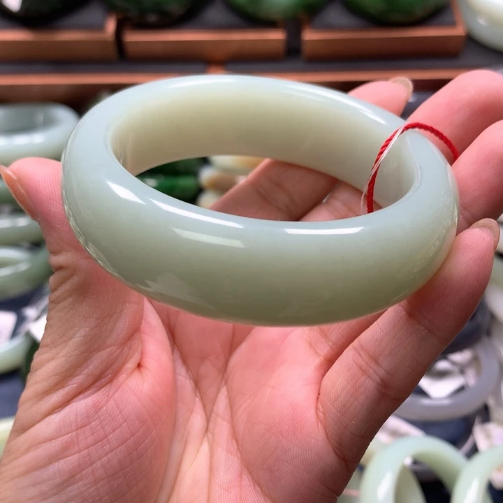 【闪购商品】未镶嵌手镯和田玉