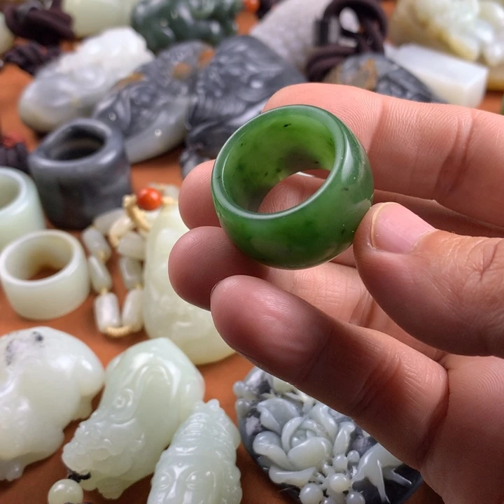 未镶嵌和田玉挂件