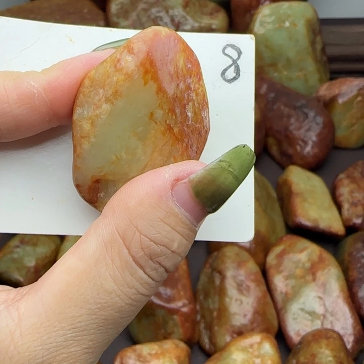 透闪石质玉未镶嵌珠宝奇石