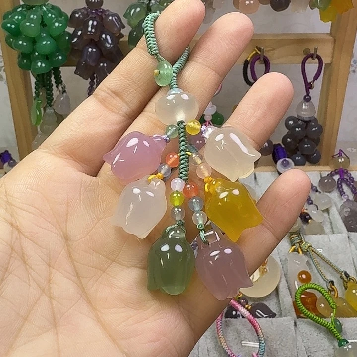 央视挂件，彩色铃兰花