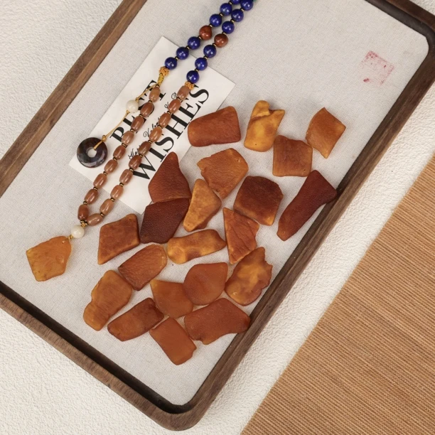 合金项链 LZ3523 腊腊不规则块状胡桃色绳编琉璃项链 随机发