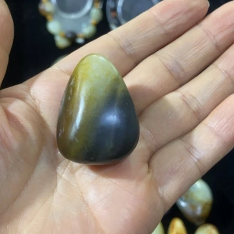 哥***三和田玉（糖玉）未镶嵌车挂