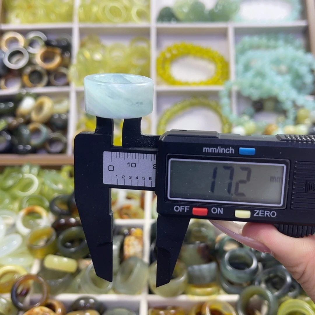 蛇纹石玉未镶嵌手镯5