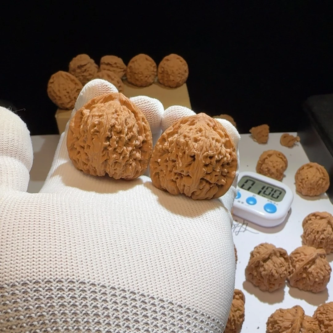 文玩核桃吊坠40对歪三角