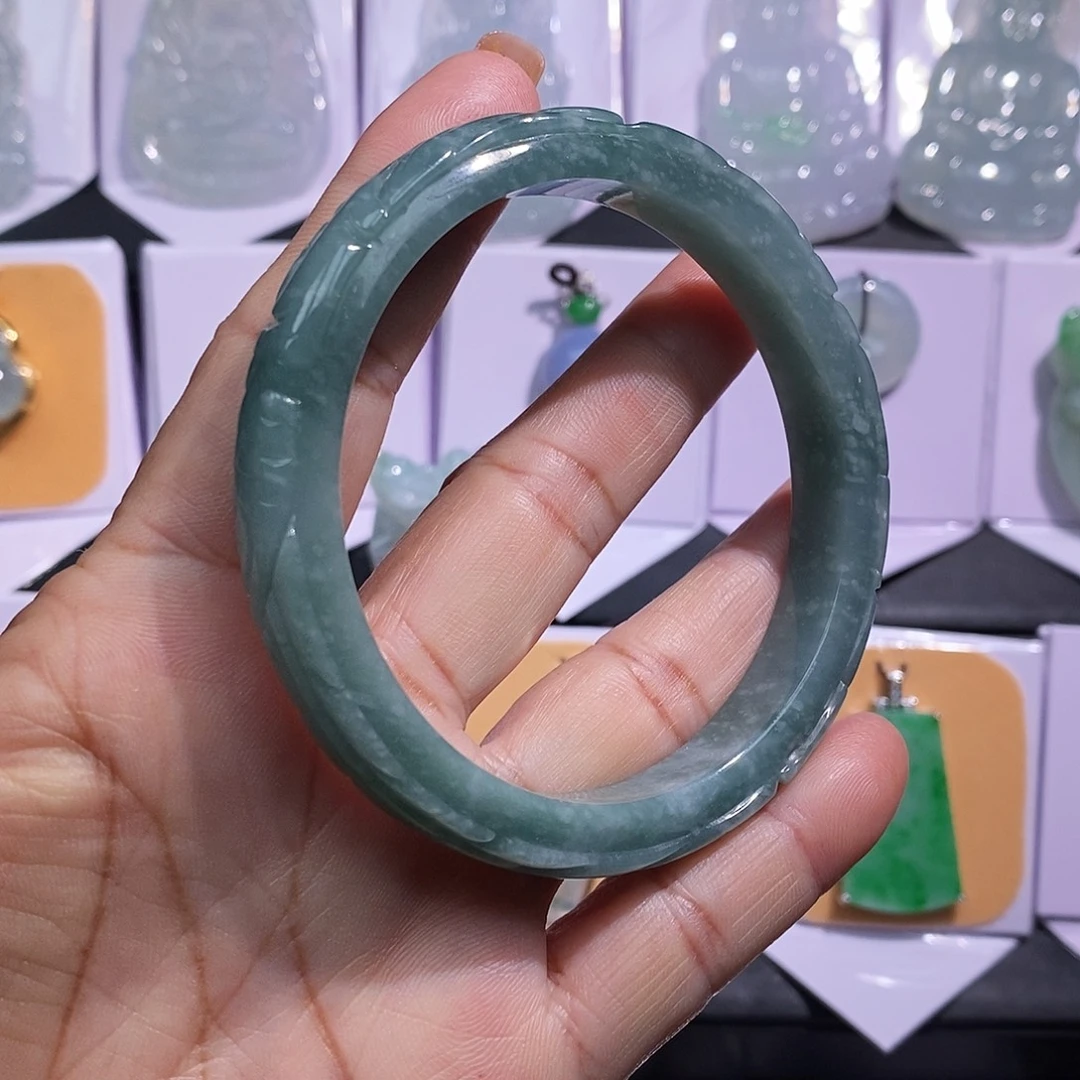 翡翠未镶嵌项圈手镯