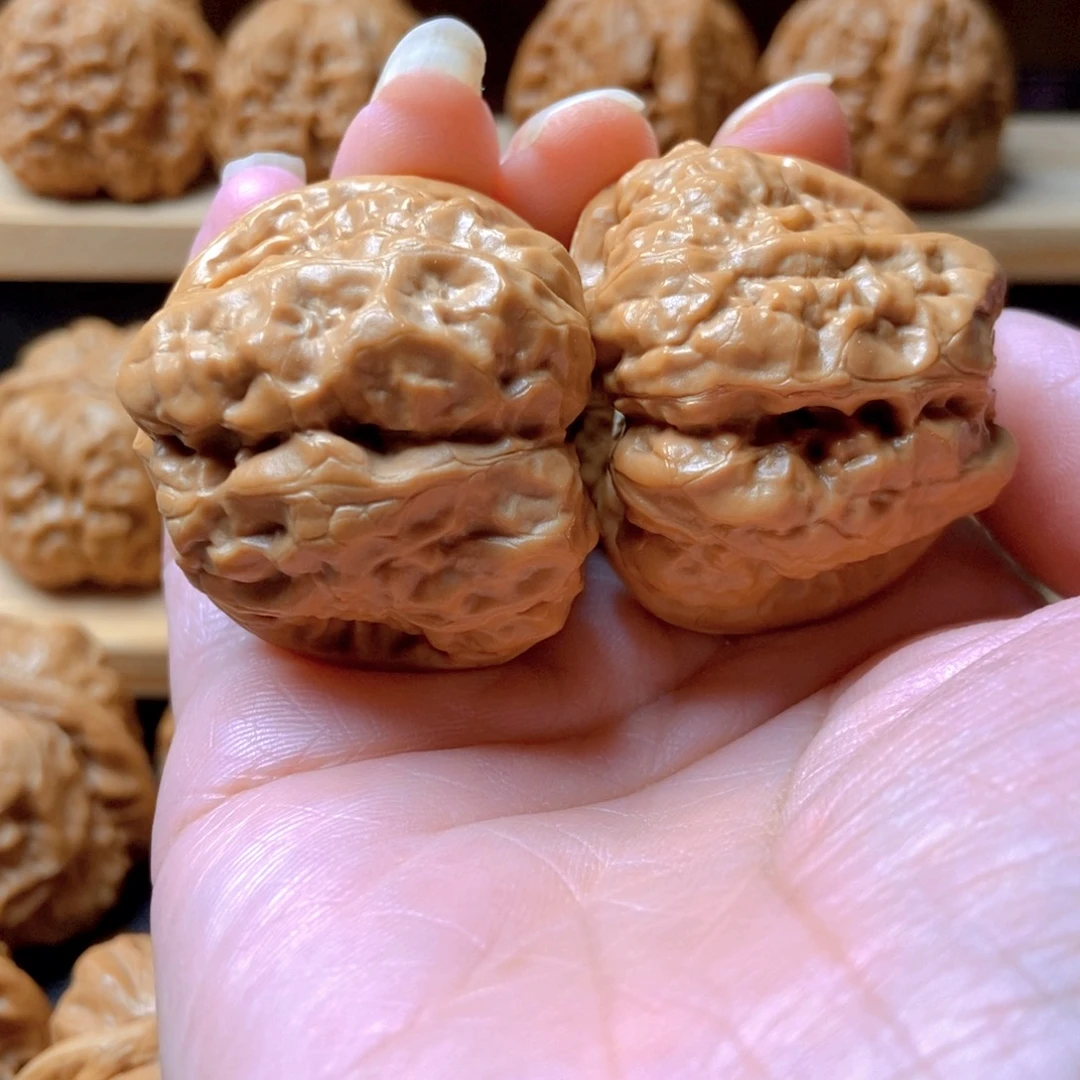 转***来文玩核桃吊坠蛤蟆头