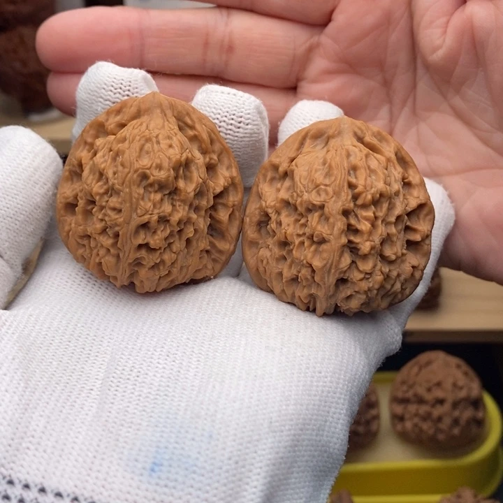 吊坠文玩核桃三角全家福42尺2154