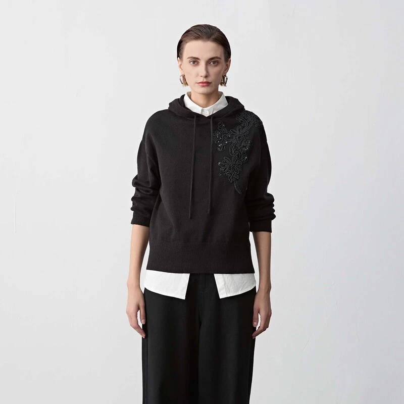 sdeer圣迪奥女装时尚休闲抽绳连帽肌理钩花宽松针织衫S23483524