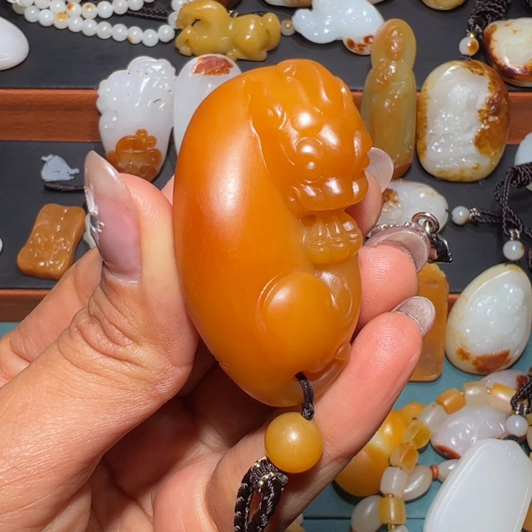 听***风和田玉未镶嵌颈饰