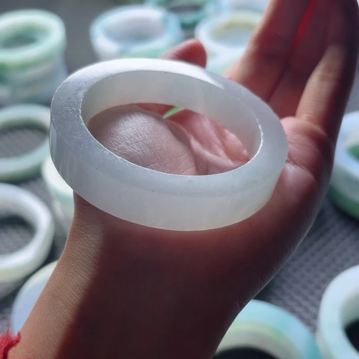 M***y定制翡翠未镶嵌不退不换