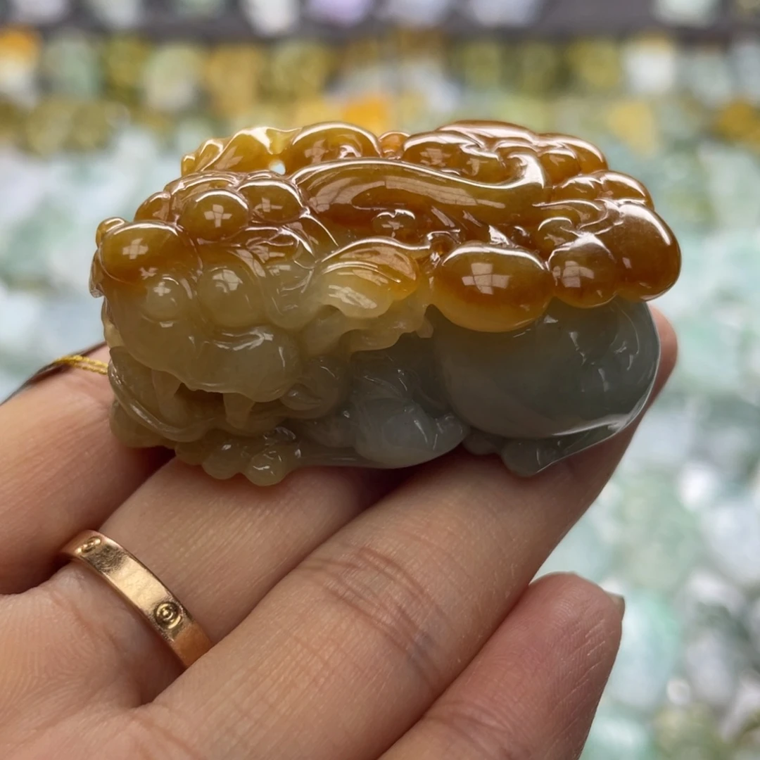 玥***妹颈饰未镶嵌翡翠貔貅