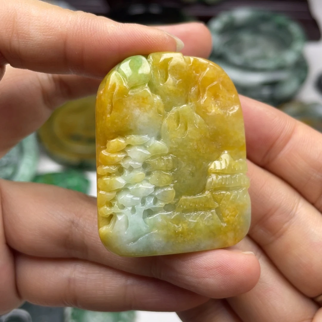 翡翠未镶嵌颈饰牌子
