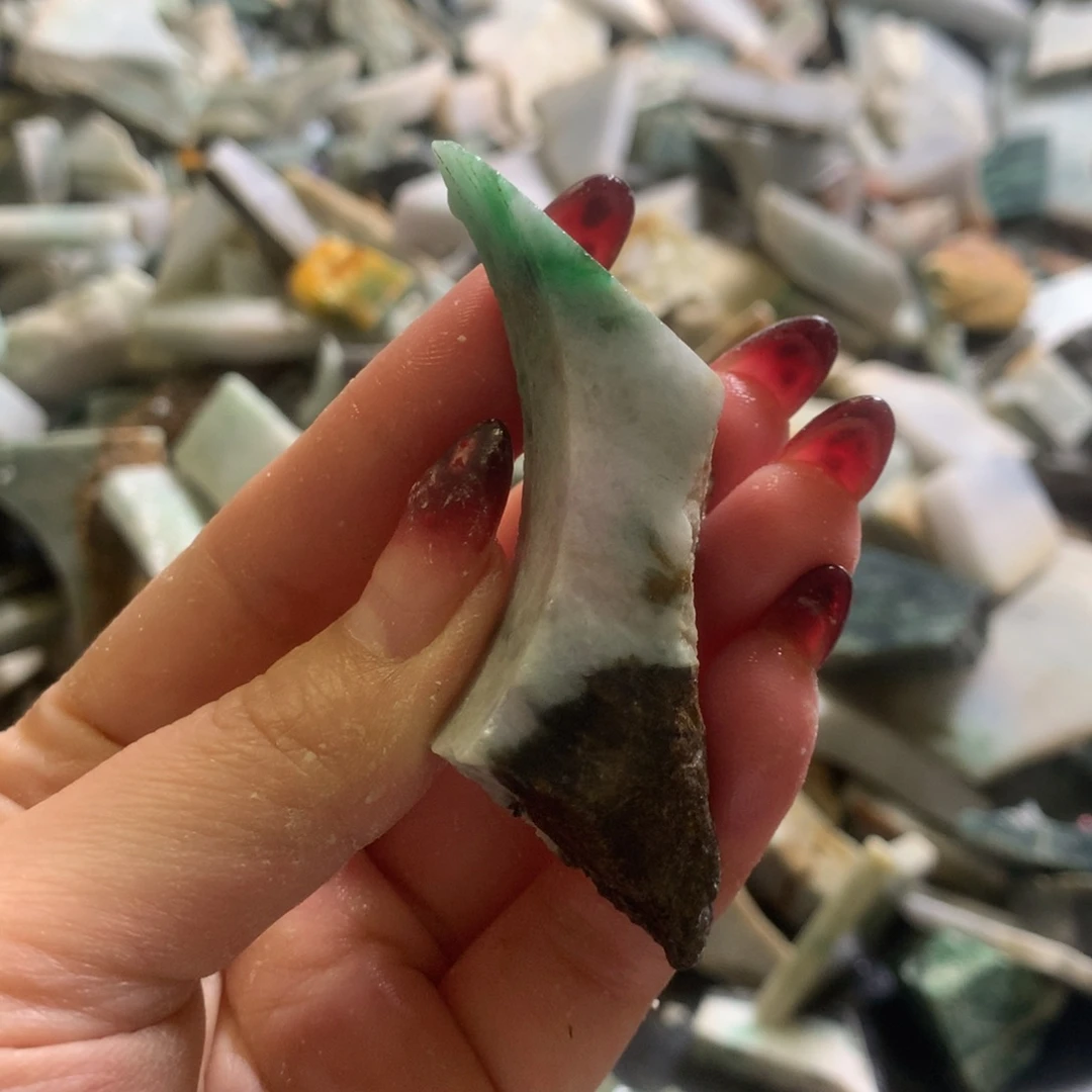 翡翠颈饰未镶嵌缅甸翡翠