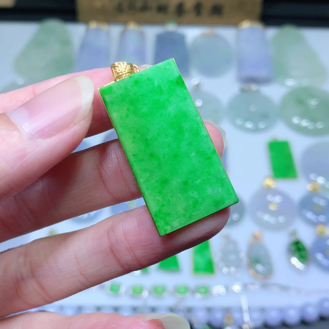 翡翠吊坠(不含链)18K金镶嵌