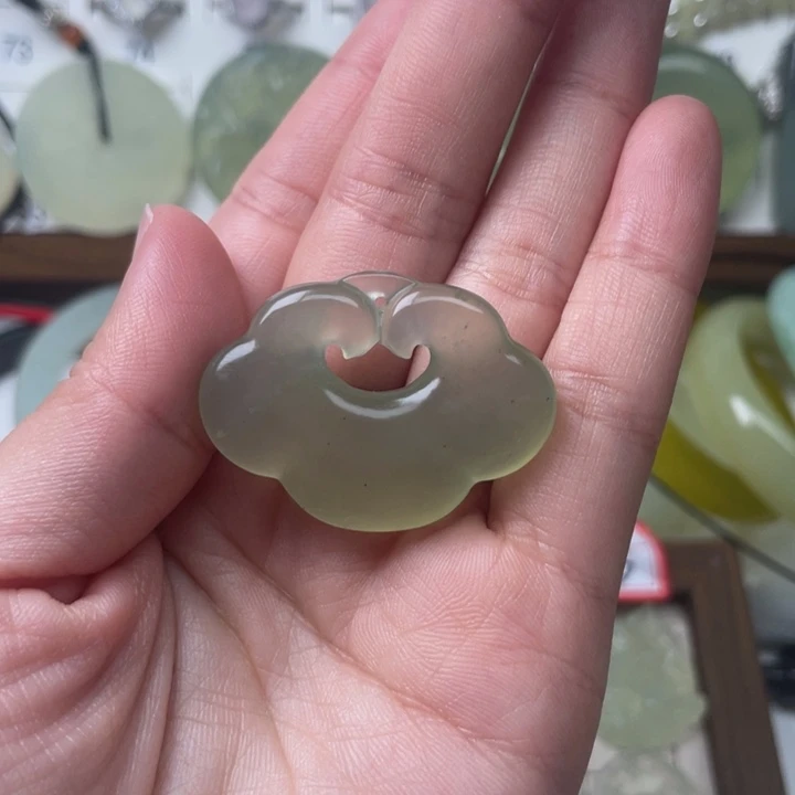 纯***赏蛇纹石玉未镶嵌颈饰