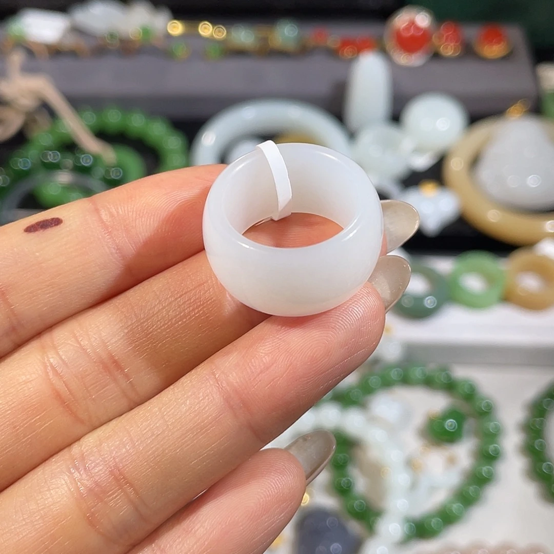 和田玉未镶嵌戒圈