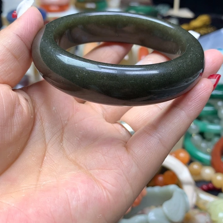 石英质玉手镯未镶嵌不**a