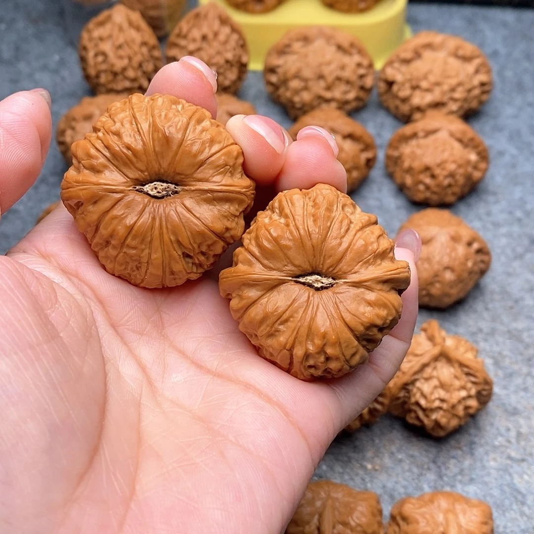 文玩核桃把件?****工精品红皮南瓜墩41+