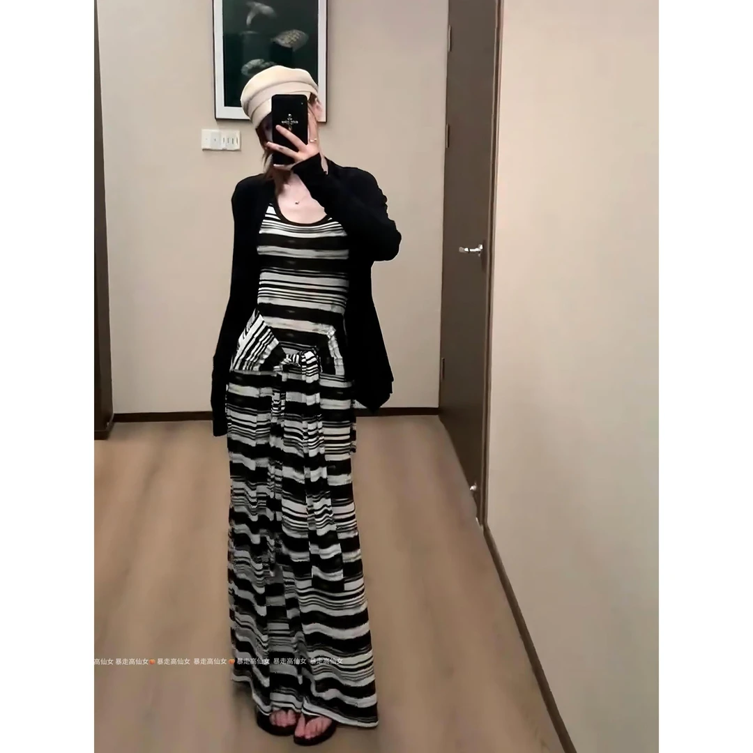 夏季新款黑白条纹撞色连衣裙收腰无袖A字长裙度假风显瘦背心裙子