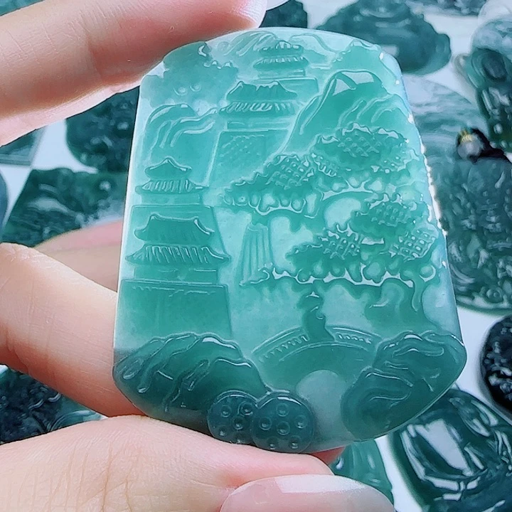 翡翠未镶嵌颈饰多样性发货天然的A货翡翠