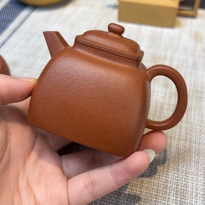 紫砂茶壶四方，容量120毫升，红泥