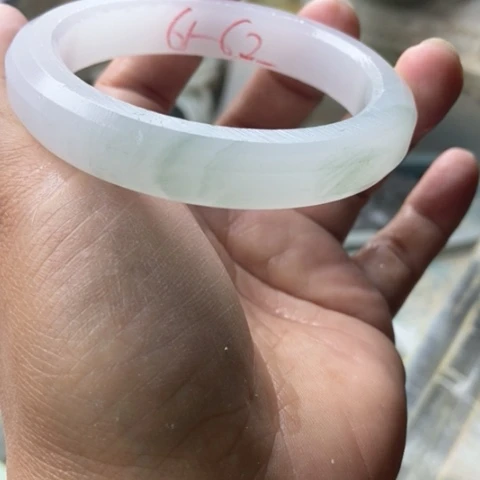 石英质玉手镯未镶嵌柠*加工定制