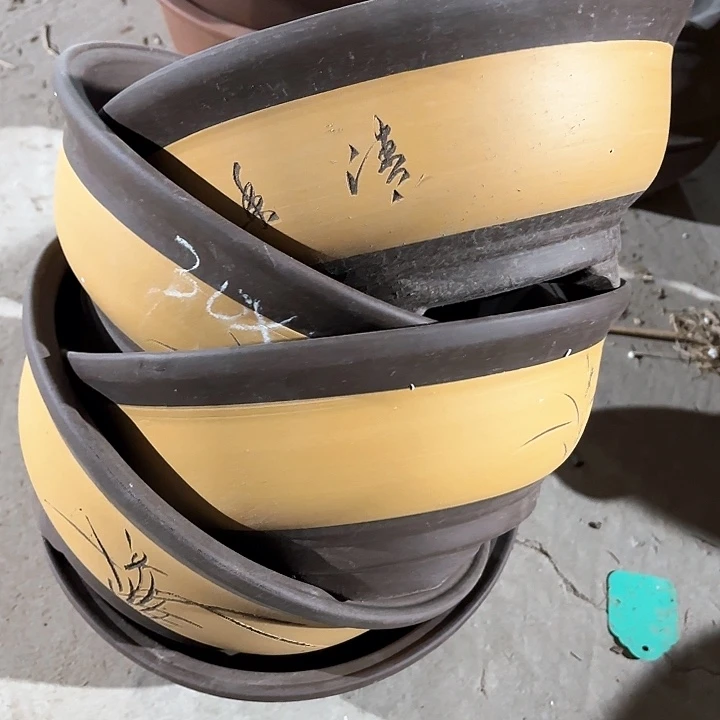 紫砂花盆100-5。 30-13微瑕