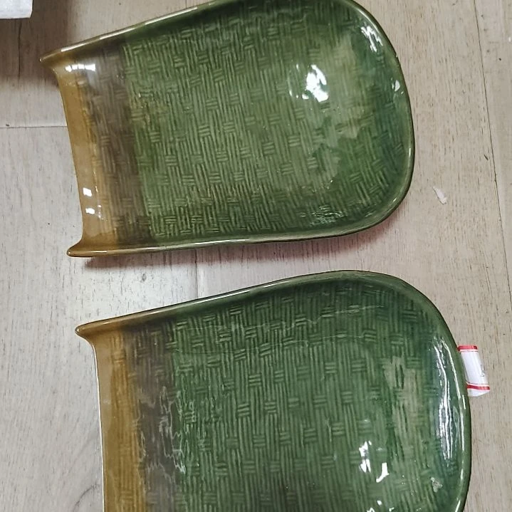 掉****瓷片盘子，碗，瓶子，沙锅，茶壶，微瑕疵！