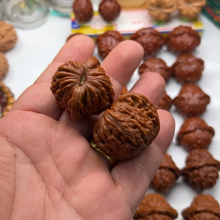 我***顿把件文玩核桃四座楼狮子头，全品无瑕疵