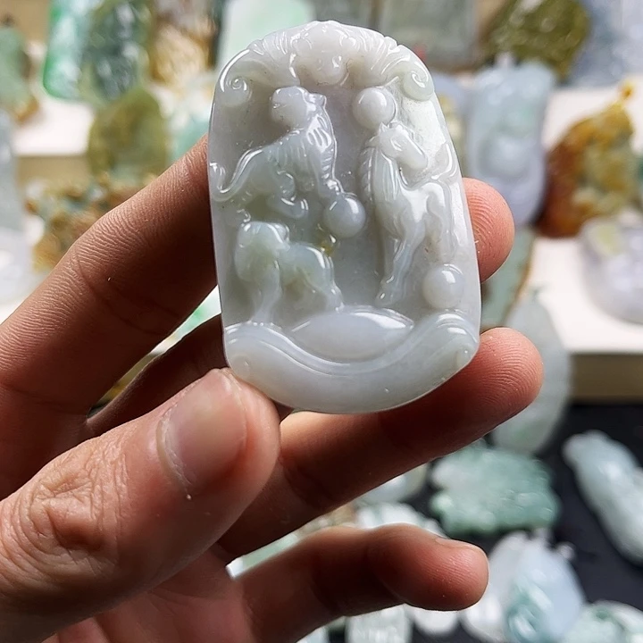 翡翠颈饰未镶嵌翡翠