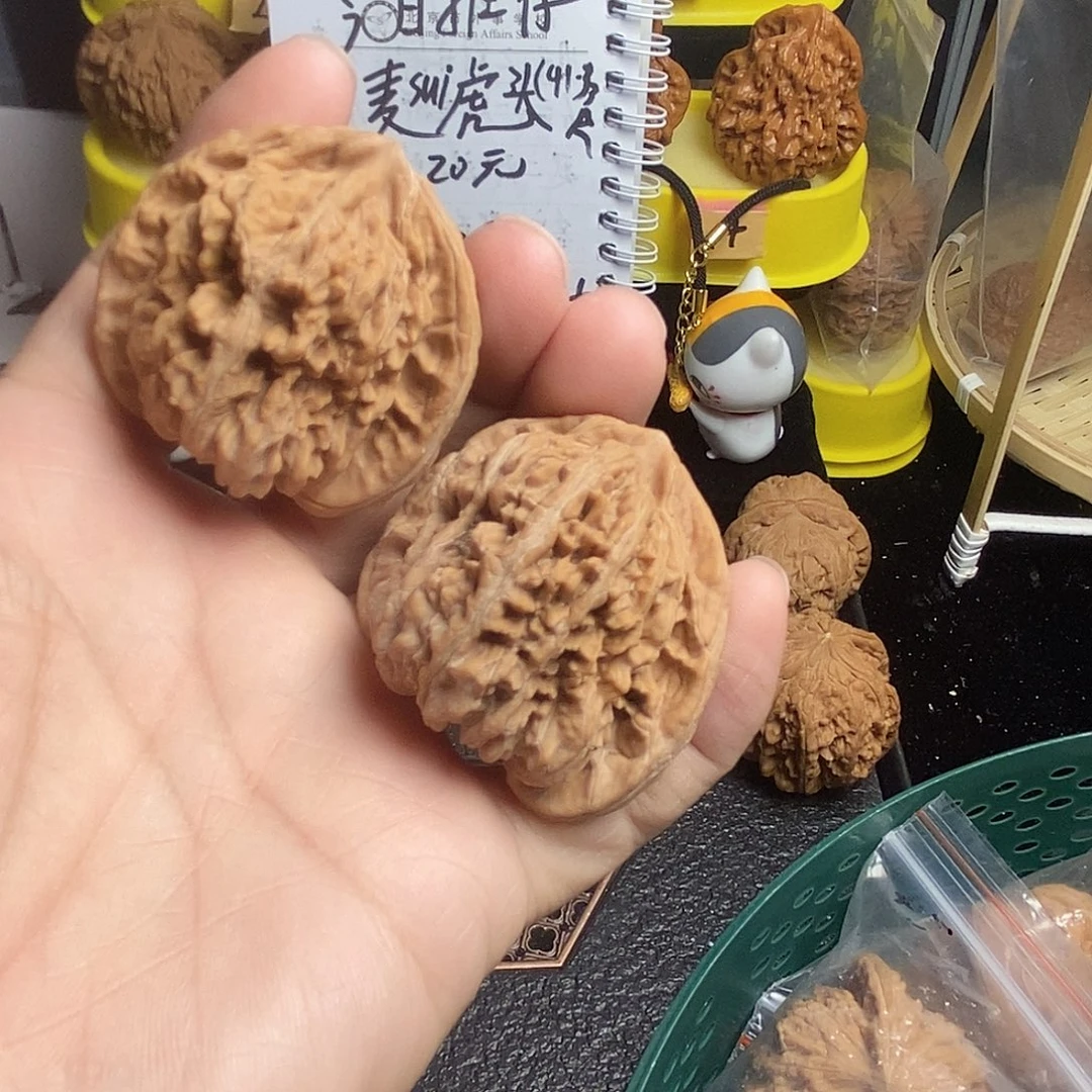 瘾***！文玩核桃吊坠三角楼