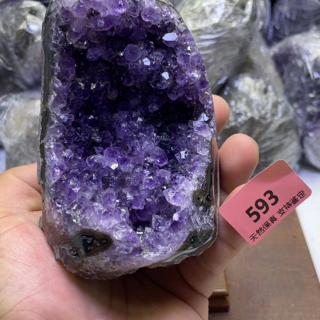 未镶嵌水晶大型摆件（非配饰）