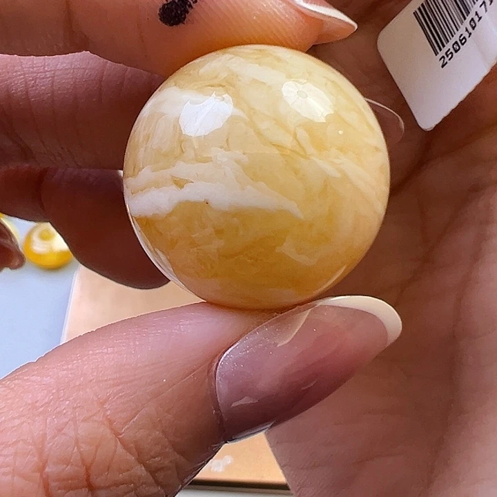 蜜蜡未镶嵌珠宝奇石