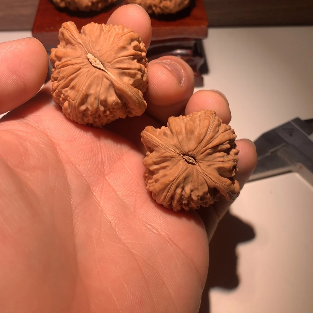 吊坠文玩核桃無*白狮子