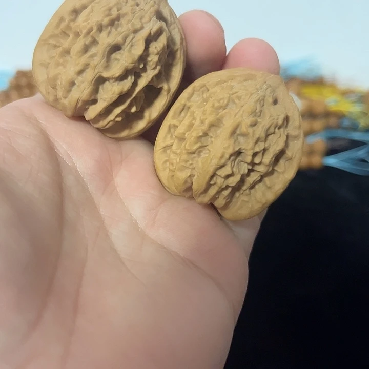 文玩核桃把件38左右盘龙虎头，编号016