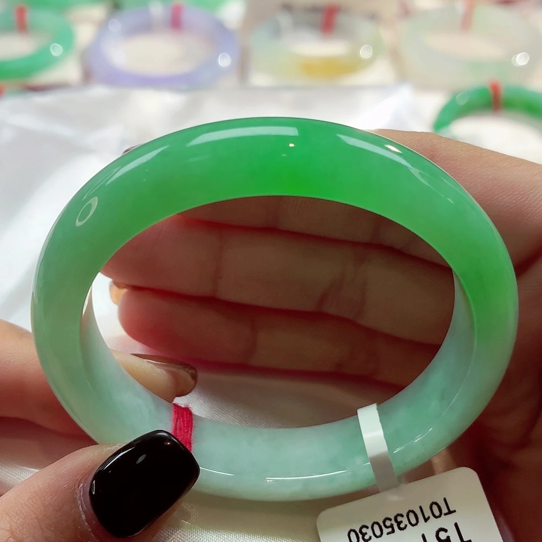 翡翠未镶嵌手镯（贵妃镯）阳绿半山水68-52贵060