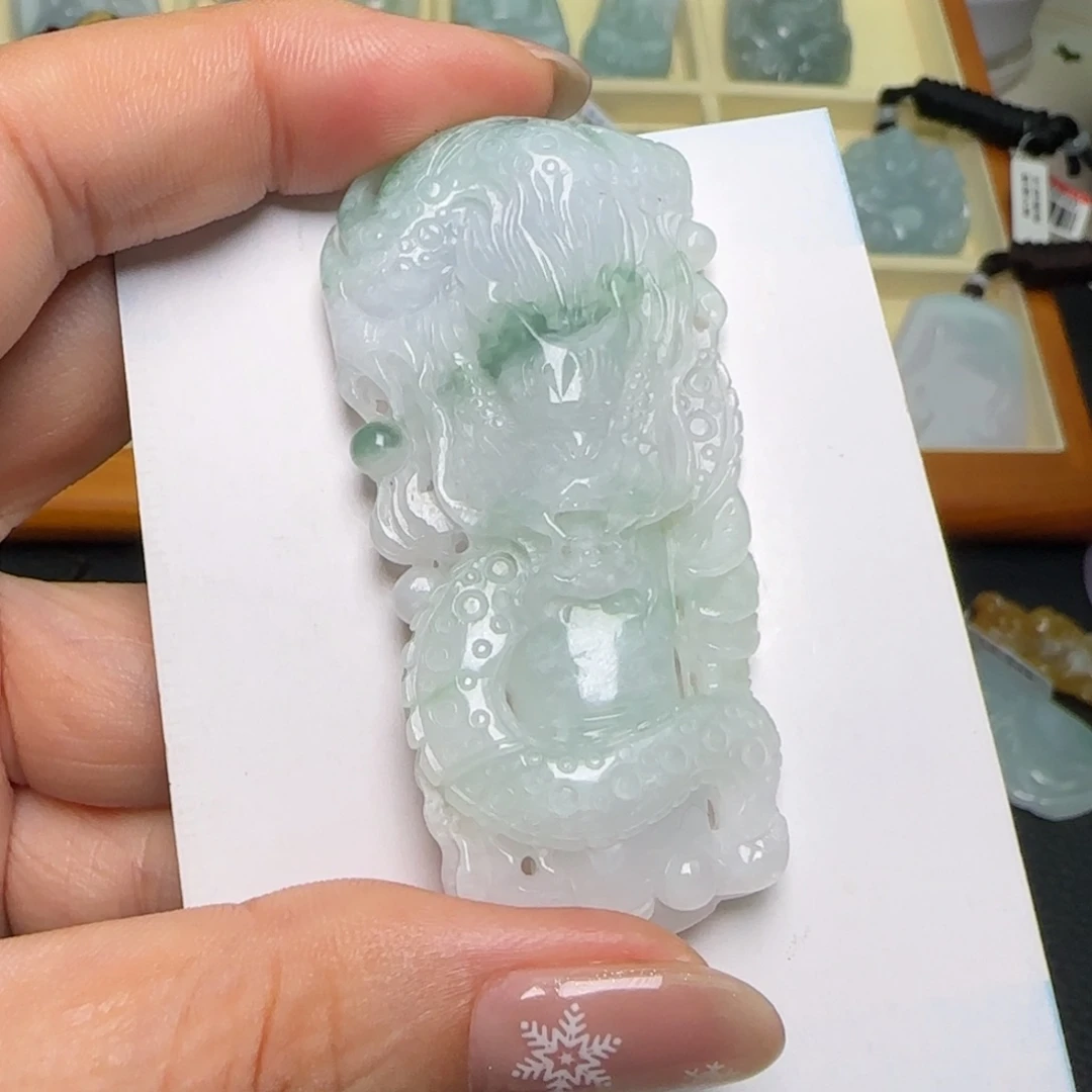 翡翠未镶嵌颈饰