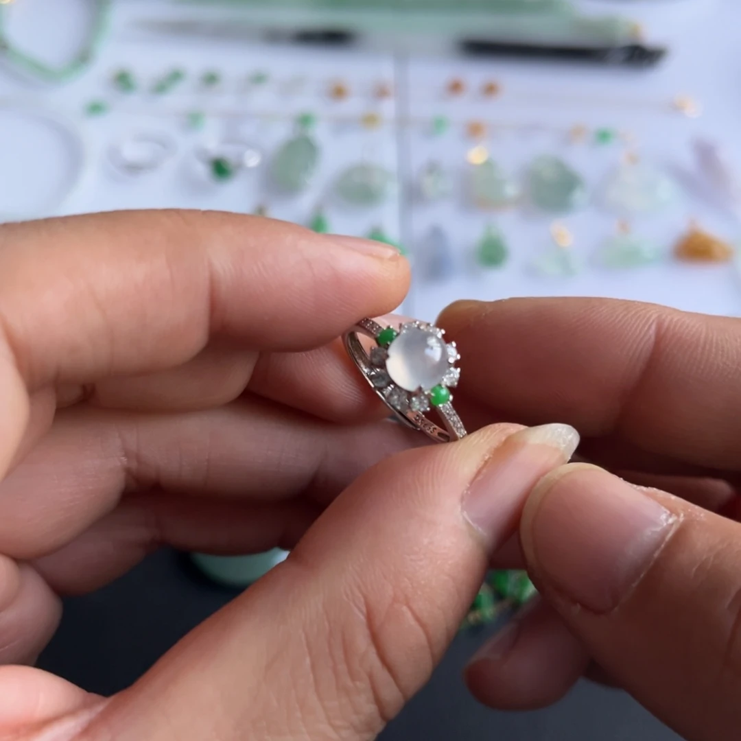 翡翠银S925镶嵌戒指福利