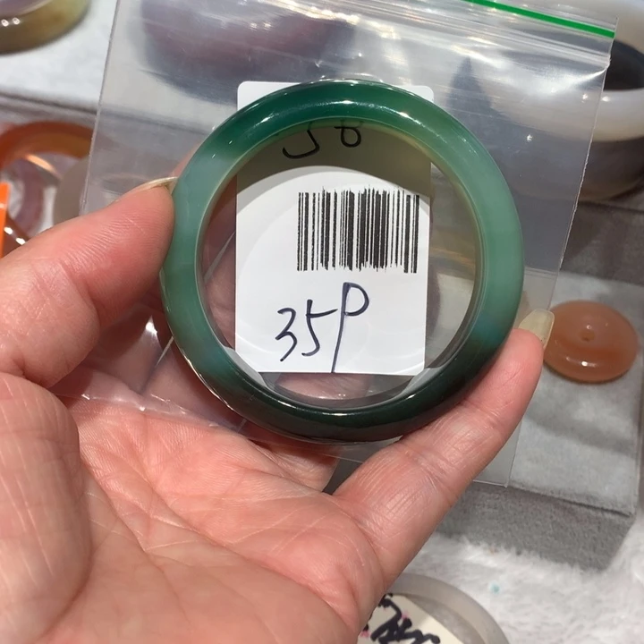 玛瑙/玉髓手镯未镶嵌56