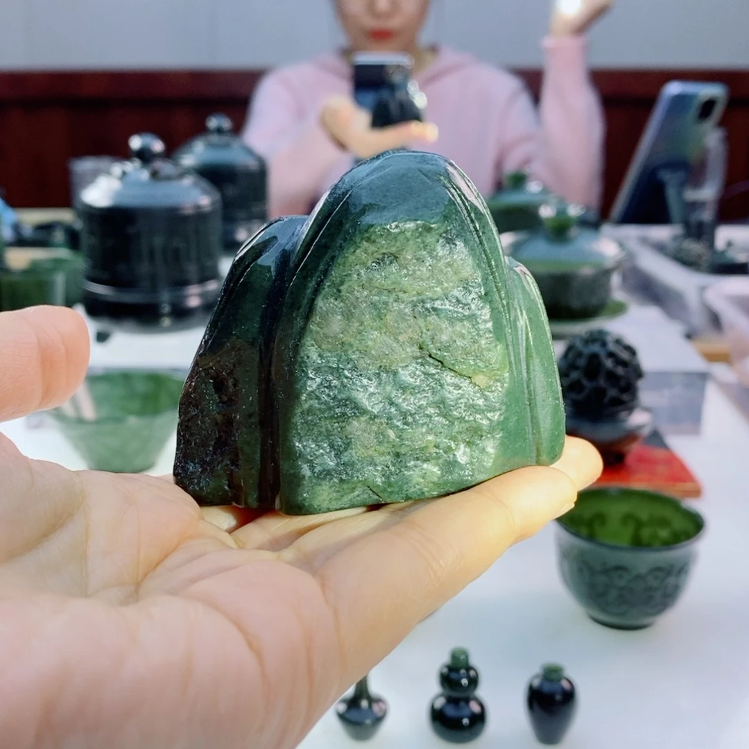 未镶嵌和田玉摆件