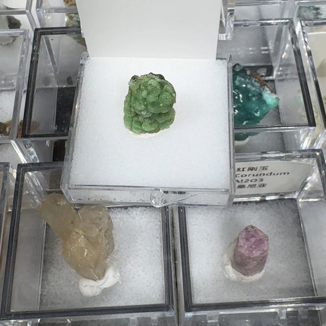 月下珠宝严选矿物