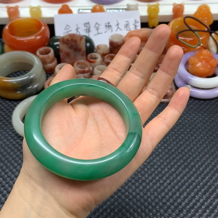 石英质玉未镶嵌手镯