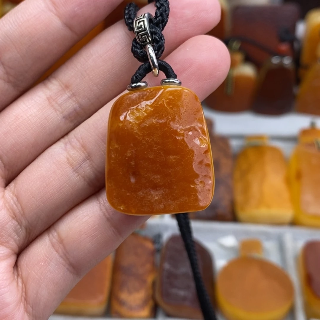 琥珀吊坠(赠链)未镶嵌