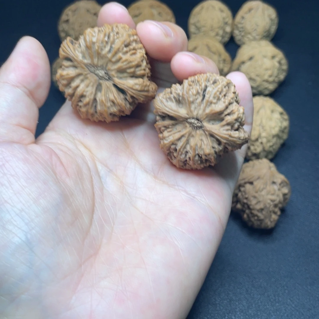 水***斤文玩核桃吊坠南疆石